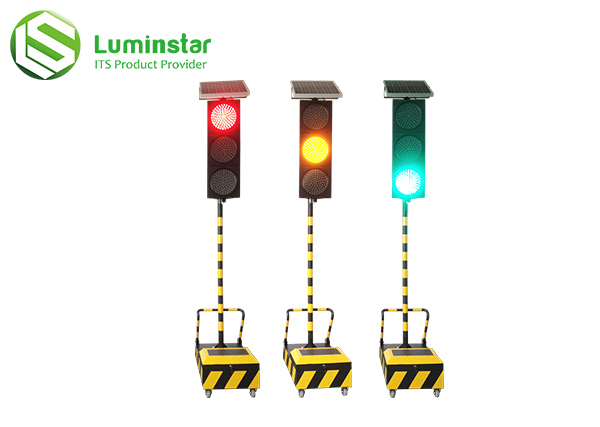 Solar mobile single-sided full screen signal light